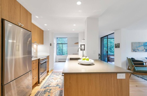 Arbutus Ridge Apartment | D38 - Large 2 bedroom 2 bathrooom