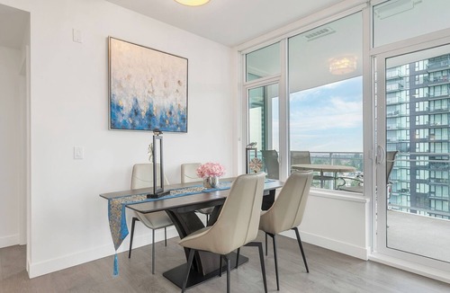 Metrotown Condo | D8 - Bright & Modern 2BR with Stunning City Views