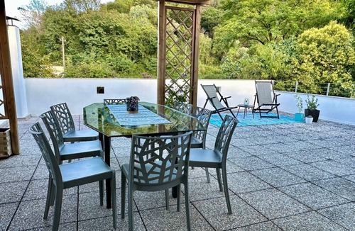 Liedolo Apartment | Da Deki apartment with large terrace overlooking Monte Grappa