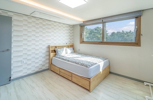 Ansan House | Daebudo Juni Pension