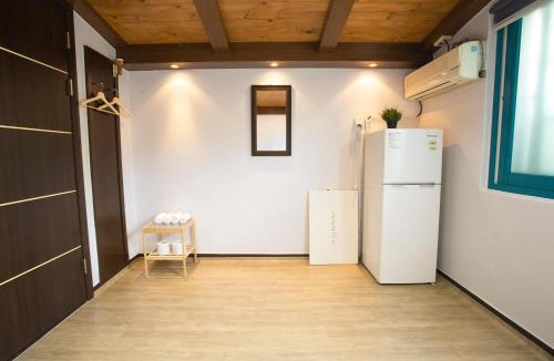 Kunip House | Daecheon gyeoulyeonga pension