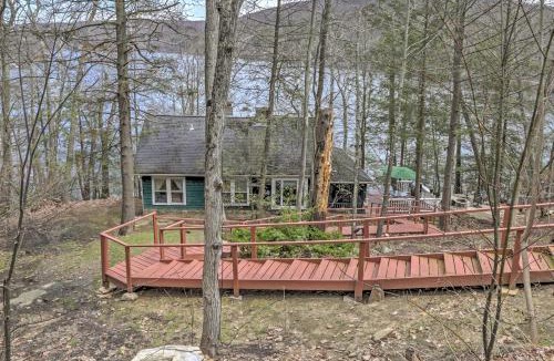 New Preston House | Dainty New Preston Cottage w/Dock & Lake Views!