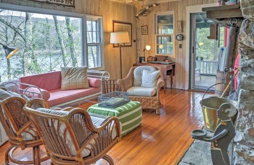 New Preston House | Dainty New Preston Cottage w/Dock & Lake Views!
