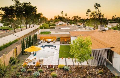 Camelback East House | Daisy by AvantStay Modern Home w Spacious Backyard Pool Table Tennis