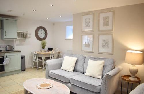 Guyzance House | Daisy Cottage