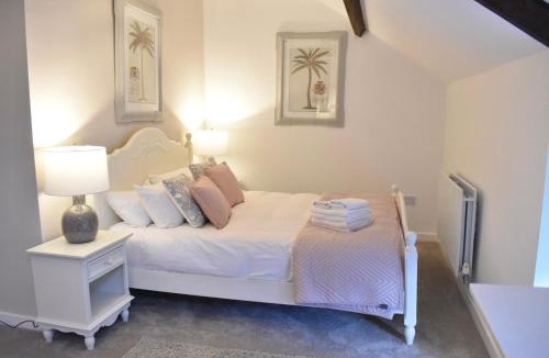 Guyzance House | Daisy Cottage