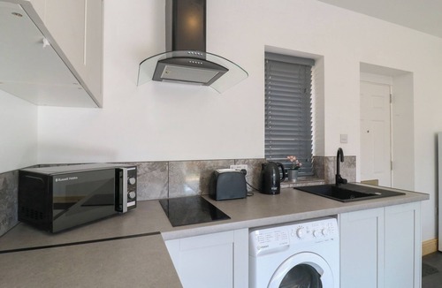 Earls Barton Cottage | Daisy