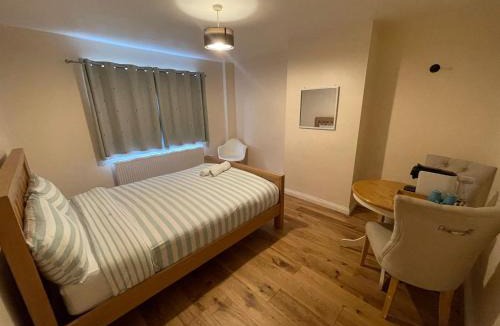 Oakleigh House | Daisy