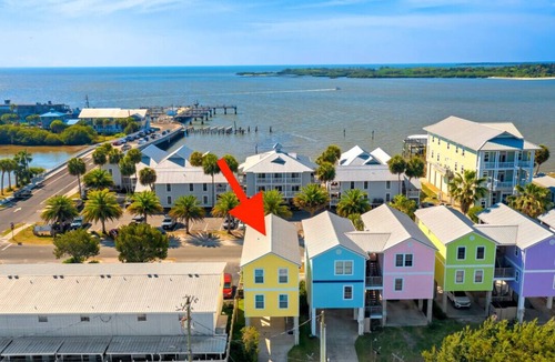 Cedar Key Condo | Daisy House: Downtown Cedar Key. Walk to everything!