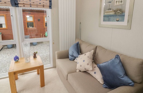 Auchterarder House | DAISY LODGE, pet friendly, country holiday cottage in Auchterarder