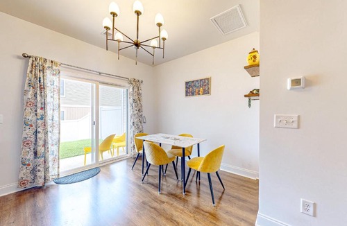 North Charleston House | Daisy Place