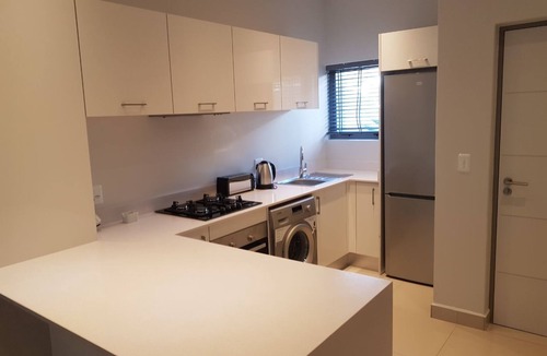 Sandown Apartment | Daisy Place