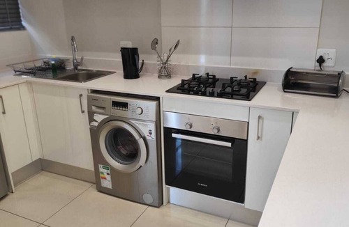 Sandown Apartment | Daisy Place