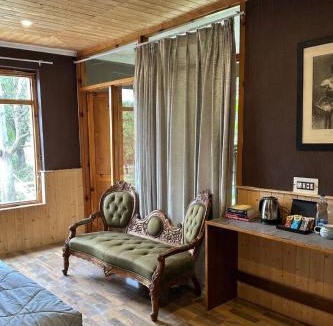 Srinagar Ski Chalet | daisy's dale