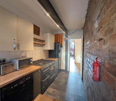 Partick Apartment | dajshshb