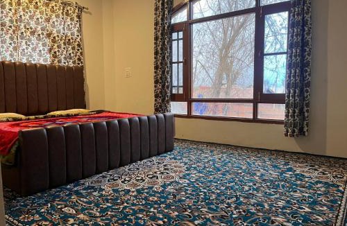 Dal Lake House | Dal frozen