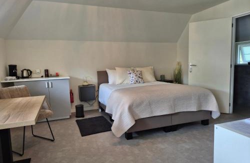 Dalerveen Bed & Breakfast | Dalerheugte Drenthe B&B Comfort 5 met eigen badkamer en ontbijt à la carte op de kamer