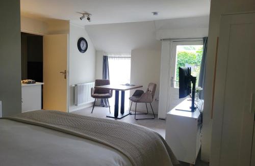 Dalerveen Bed & Breakfast | Dalerheugte Drenthe B&B Wellness 6 met romantisch bad en ontbijt à la carte op de kamer