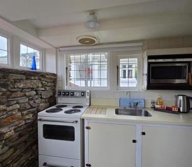 Roxburgh House | Dalton's Deed