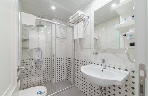 Eski Lara Hotel | Dam Hotel Lara