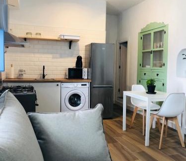 Nijar House | Damajuana ll
