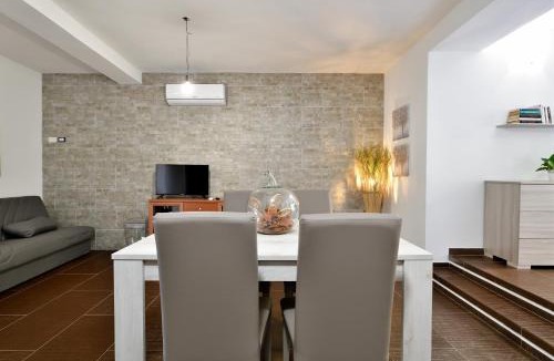 Loceri Apartment | Damaria