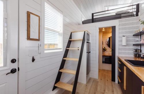 Apple Valley House | Dana Blue