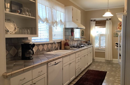Beaufort House | Danas Cottage located near the Historic part of Beaufort