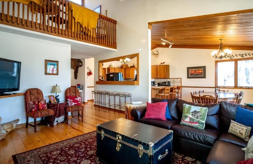 Old Timberline House | Dancing Bear - 349 Ridge Road Dancing Bear - Private Wooded Lot, Pet Friendly, Lake Access