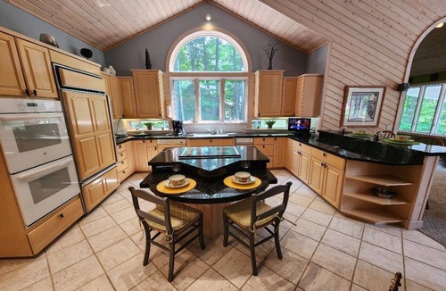 Birchwood Farms House | Dancing Moose – Spectacular fairway views & NEW tiered outdoor patios