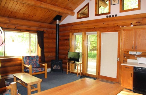 Winthrop House | Dancing Wolf Cabin: Two Bedroom