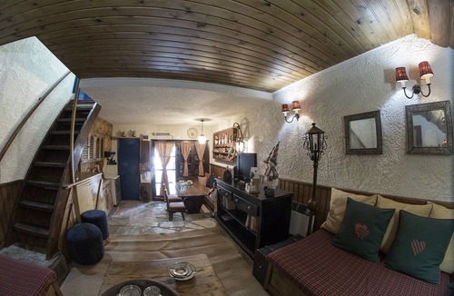 Eptalofos Ski Chalet | Dandy Villas Agoriani - Chalet Erato - Fireplace