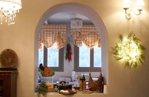 Raftis Villa | Dandy Villas Dimitsana - a family ideal charming home in a quaint historic neighborhood - 2 fireplaces for romantic nights