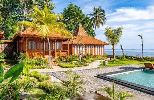 Penuktukan Hotel | Dani Beach Villa - Beachfront Villas in Tejakula