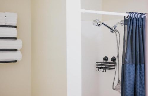 Laurium Hotel | Daniell Manor
