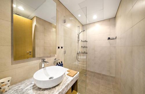 Sheikh Zayed Road Apartment | Daniels 2BR with Canal View at Aykon City