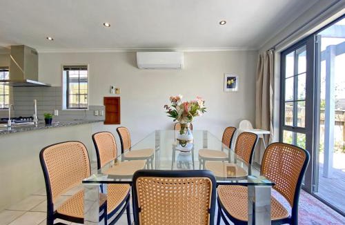 Dannemora House | Dannemora Elegance, close Botany Shopping Centre
