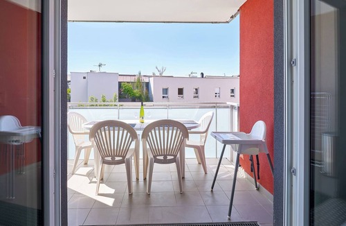 Neudorf Ouest Apartment | Dans les étoiles - 2 bedroom with free parking near to the city center