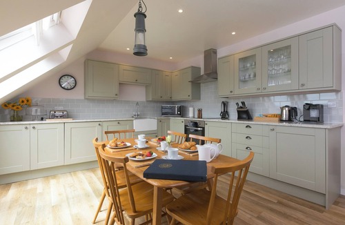 Mullion Cottage | DAPHNE, pet friendly, country holiday cottage, with pool in Mullion