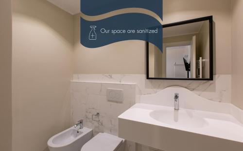 Tricolore House | Daplace - Corso Monforte Suites