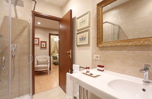 Rione III Colonna Apartment | Daplace - Ottavia Apartment