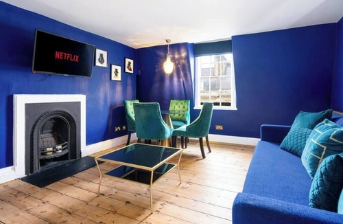 Upper Town Apartment | Darcy's Pride – central 2-bedroom apartment
