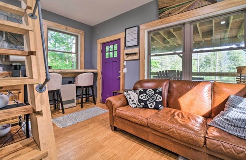 Marshall Cabin | Darling 30-Acre Cabin w/ Fire Pit & Balcony!