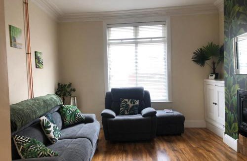 Darlington House | Darlington Delight - Spacious 3 Bedroom House
