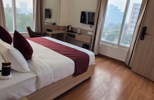 Vrindavan Hotel | Darpan Nikunj Rubystone Express