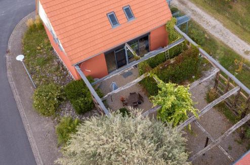 Castell Apartment | Das Castellchen, Historische Scheune und Garten