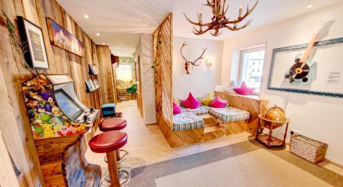 Medraz Apartment | Das Mountain Getaway - Funky First Floor Stubai Super Card