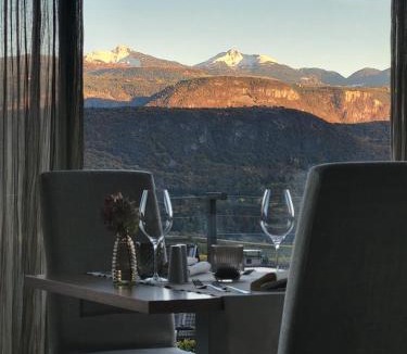 Caldaro Sulla Strada del Vino Hotel | Das Panorama Designhotel