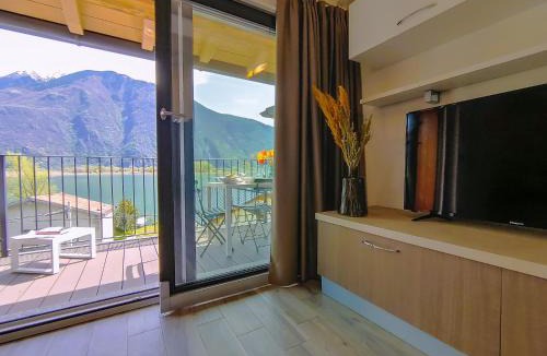 Dascio Apartment | Dascio Dolce Ferienwohnung Panorama Balkon am See