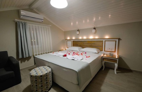 Datca City Center Hotel | Datca Beyaz Ev Otel